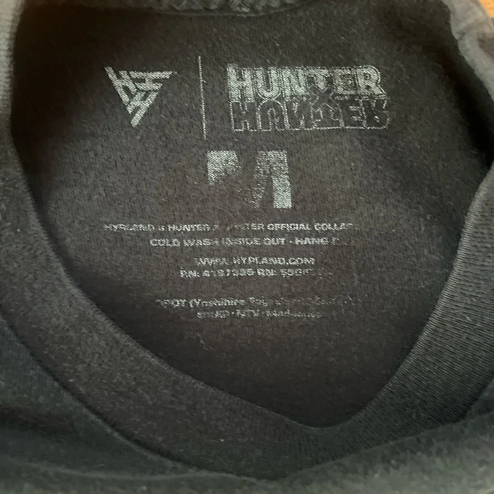 Hunter x Hunter Black Graphic Tee - Picture 5 of 5